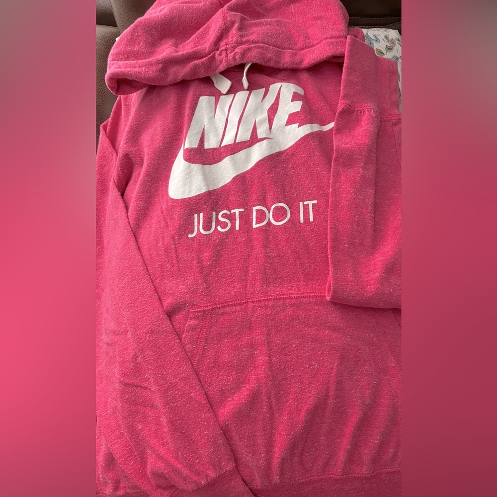 Nike cotton pullover top